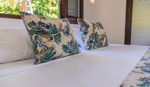 Room, Sea View