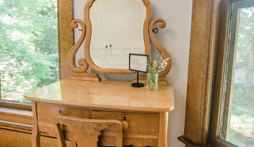 Amelia Room