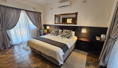 Deluxe Twin/King Forest View Room with Balcony, 1 Bedroom