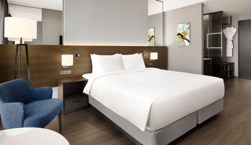 Premier Room, 1 King Bed, Non Smoking, City View