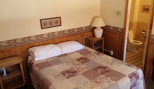 Cabin, 1 Queen Bed (Yarrow - Pet Friendly)