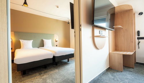 Connected Rooms