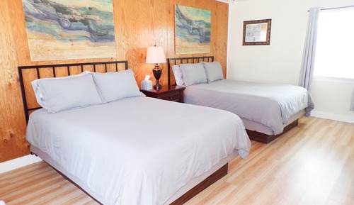 Family Rooms for Four - 2 queen beds - 1 Room