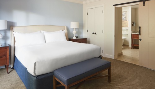 Deluxe Room, 1 King Bed (Main Inn King)