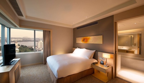 Suite, 1 King Bed, Corner