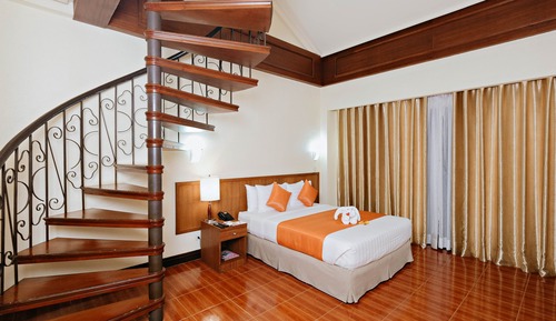 Club Loft, Multiple Beds, Lake View