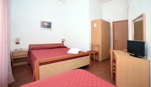 Economy Triple Room, 1 Bedroom, Ensuite