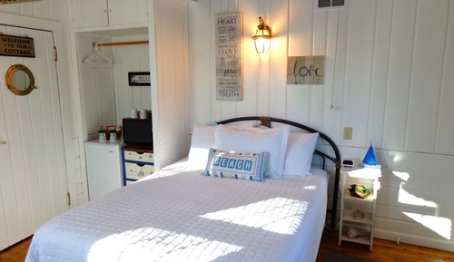 Classic Room (Only at Lazy Cloud B&B)
