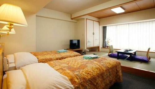Traditional Triple Room, Smoking