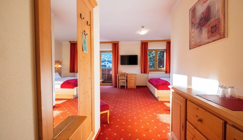 Suite, Balcony, Mountain View