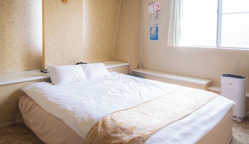Room 12