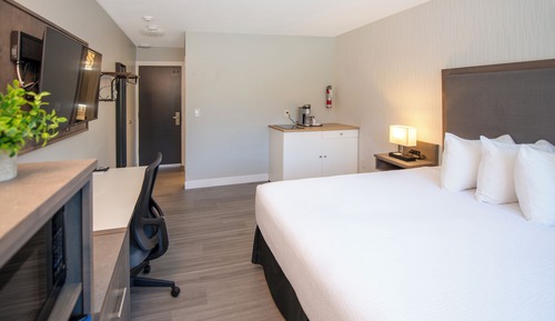 Deluxe Room, 1 King Bed, Kitchenette, Ocean View