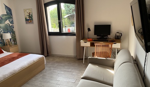 Deluxe Suite