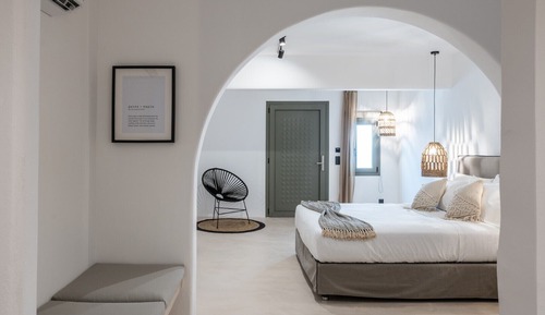 Junior Studio Suite, Pool View, Poolside