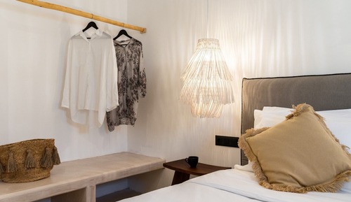 Deluxe Suite, Poolside