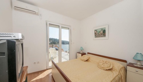 Apartment (One Bedroom Apartment with Terrace an)