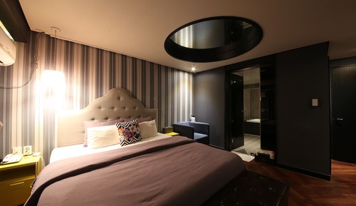 Premier Room