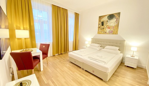City Apartment, 1 Queen Bed, Non Smoking, Ground Floor