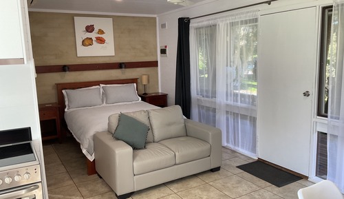 Deluxe Studio Suite, Multiple Beds, Kitchen, Garden View