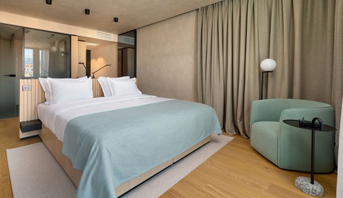 Superior Twin Room, City View