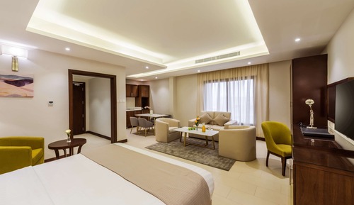Junior Suite, 1 King Bed, Non Smoking (Dining Table)
