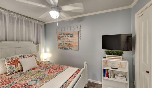 Condo, 1 Queen Bed with Sofa bed, Balcony, Pool View (B105 - No Pets Allowed)