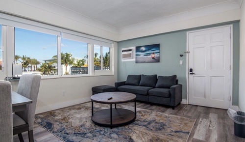Luxury Apartment, 2 Double Beds, Kitchen, Partial Sea View