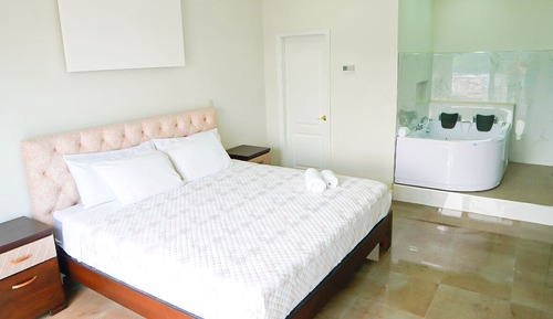 Presidential Suite, Balcony