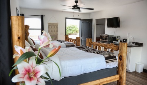Santa Fe with 2 Double Beds