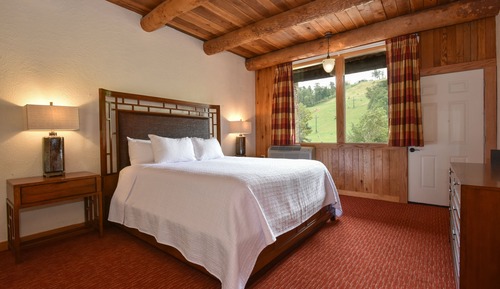 Suite (Lodge)