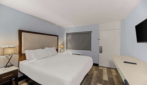 Standard Room, 1 King Bed, Non Smoking