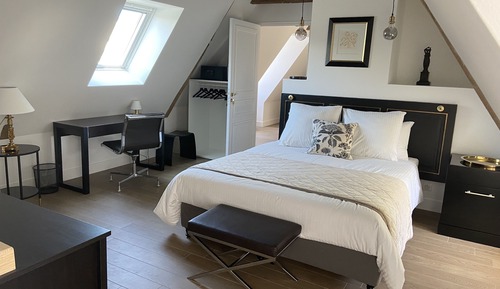 Deluxe Double Room, Ensuite, Garden View (Honoré de Balzac)