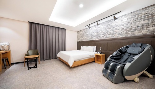 Room (Premium Massage Chair (1 Room Per 1 P)
