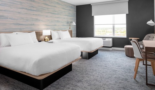 Studio, 2 Queen Beds (Hearing Accessible)