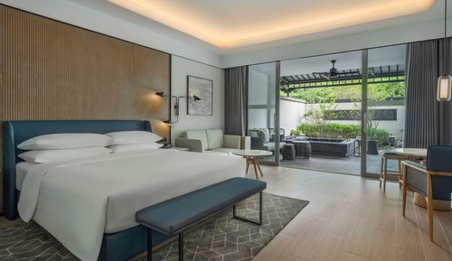 Room, 1 King Bed, Garden View