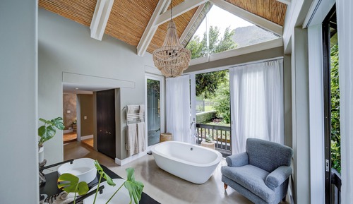 Maison Noir Grand Master Suite