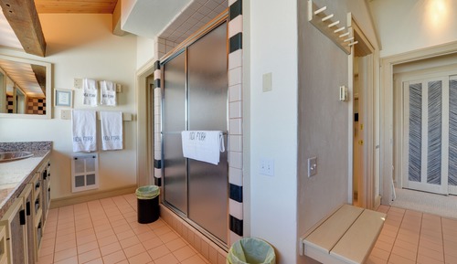 House (5 Bedrooms)