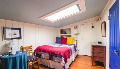 Cabin (Captain's Cabin)