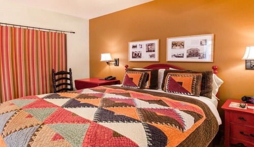 Room (Maria's Pueblo)