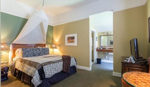 Room (Ken's Safari)