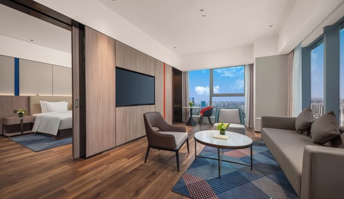 Suite, 1 King Bed, Bathtub