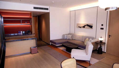 Habitat Deluxe Suite