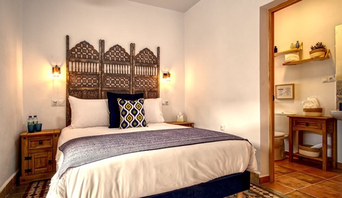 Standard Double Room, Ensuite (2)
