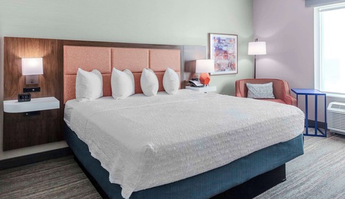 Room, 1 King Bed, Accessible, Bathtub