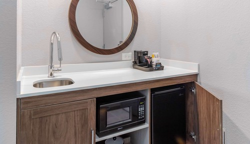 Room, 2 Queen Beds, Accessible, Bathtub (Mobility & Hearing)