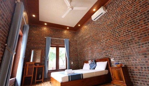 Deluxe Double Room Single Use, 1 King Bed, Private Bathroom, Mountainside