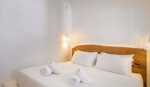 Grand Suite with Outdoor Hot Tub