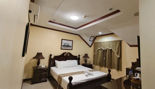 Deluxe Suite, 1 King Bed with Sofa bed, Terrace