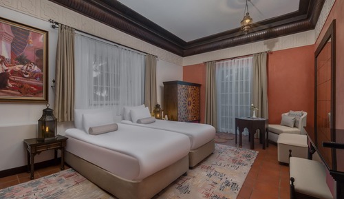 Comfort Club Room