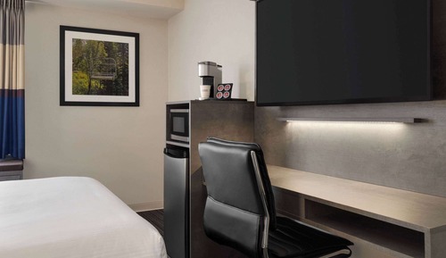 Room, 1 Queen Bed, Non Smoking